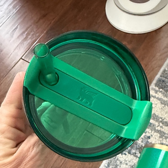 Stanley Emerald Green Travel Mug with Straw - Picture 6 of 6